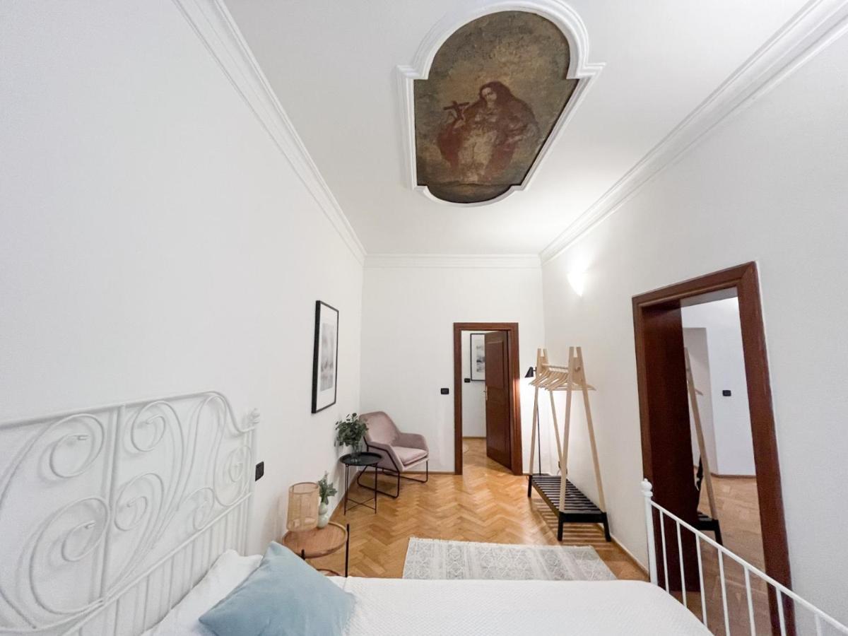 Best Price & Location - Historic Square Residency Praga Esterno foto