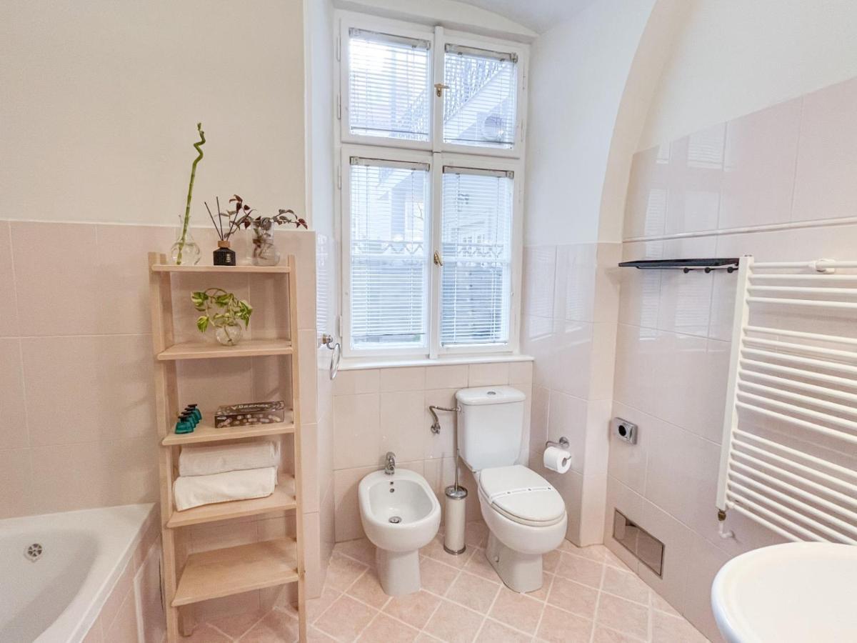 Best Price & Location - Historic Square Residency Praga Esterno foto