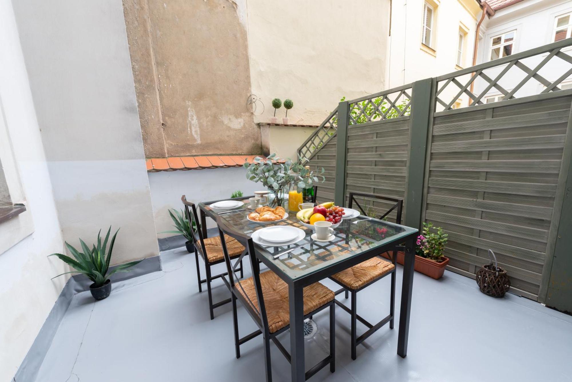 Best Price & Location - Historic Square Residency Praga Esterno foto
